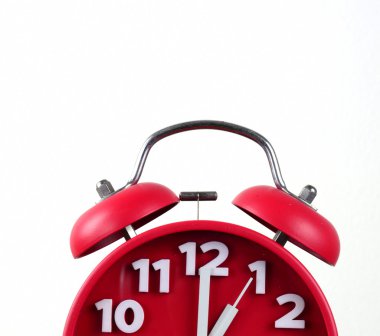 zaman gösterilen kırmızı alarm saati