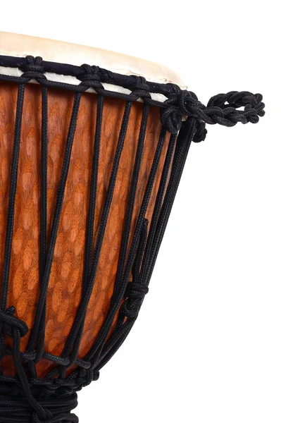 Djembe, percussão africana, tambor de madeira artesanal com pele de cabra — Fotografia de Stock