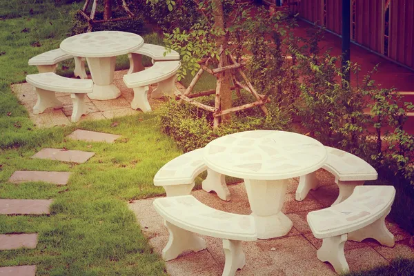 Mármore mesa no parque — Fotografia de Stock