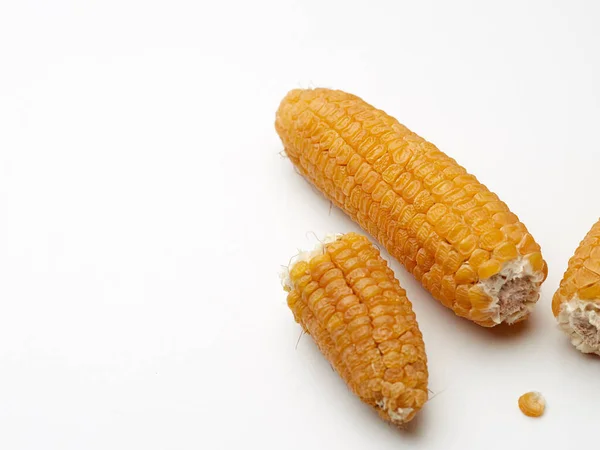 Ohren Von Köstlichem Gelben Mais Auf Weißem Hintergrund — Stockfoto
