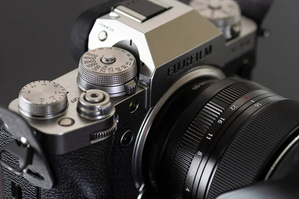 Minsk Vitryssland Oktober 2021 Fujifilm Kit Xf16 80Mm Silver Kamera — Stockfoto