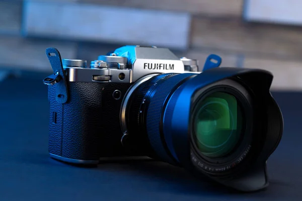 Minsk Bielorrússia Outubro 2021 Fujifilm Kit Xf16 80Mm Silver Fundo — Fotografia de Stock