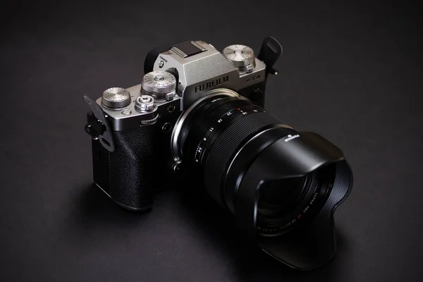 Minsk Bielorrússia Outubro 2021 Corpo Câmera Silver Fujifilm Kit Xf16 — Fotografia de Stock