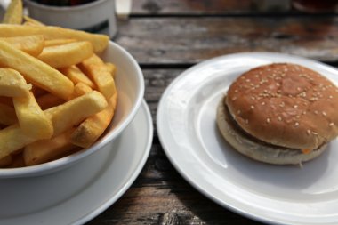 klişeleşmiş abur cubur