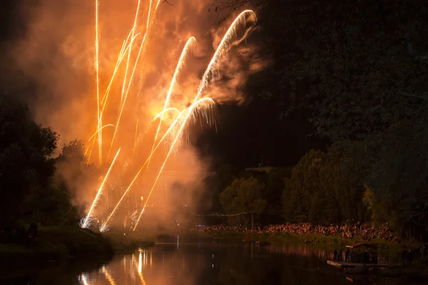 Slavnostní pozdrav ve městě valmiera — Stock fotografie