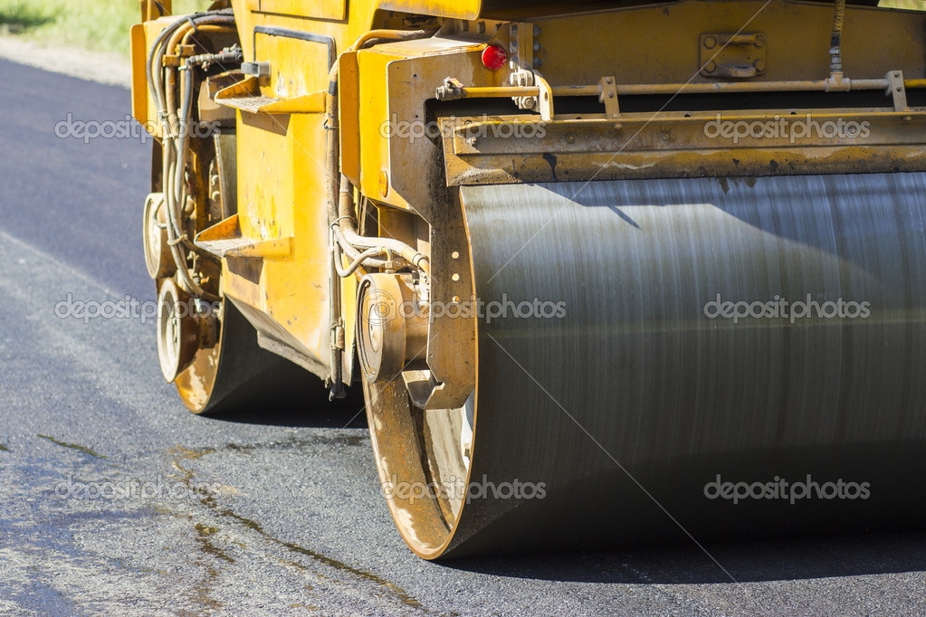 https://st.depositphotos.com/2270913/3060/i/950/depositphotos_30605047-stock-photo-construction-and-repair-of-highway.jpg
