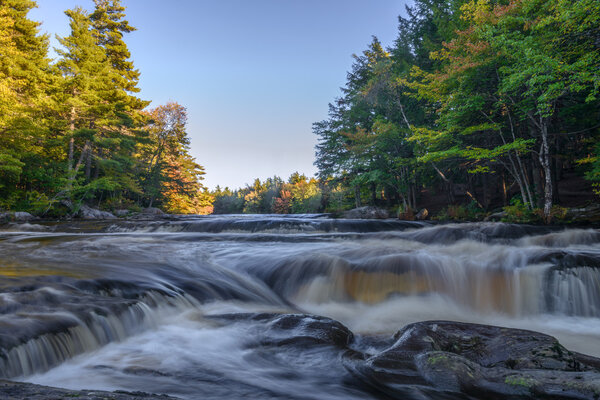 Лесной водопад (Длинная скорость затвора
)