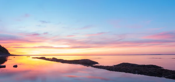 Panorama plaży oceanu o świcie — Zdjęcie stockowe