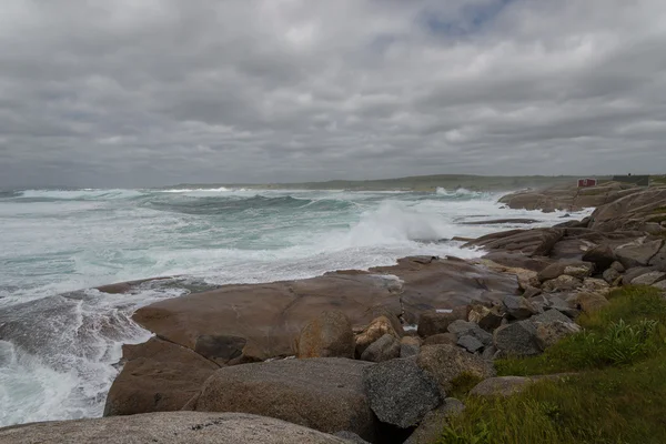 Rivage océanique à la tempête — Photo