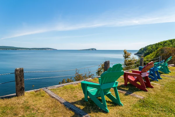 Colorful lounge chairs with a view of beautiful scenic panorama — Stock Photo, Image