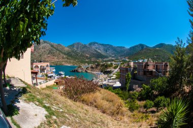 defne ve Girit Adası Yunanistan uçurumlarda çevrili plaj