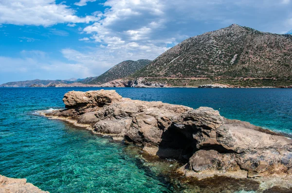 Paisaje con cielo marino y roca —  Fotos de Stock