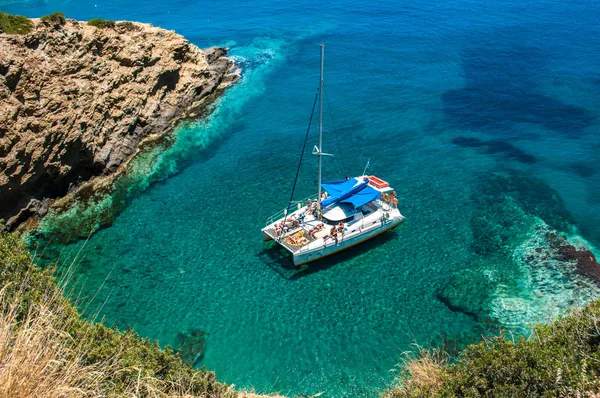 Sailing on the coast of Greece — Stock Photo, Image