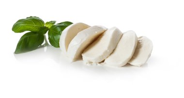 dilimlenmiş mozarella