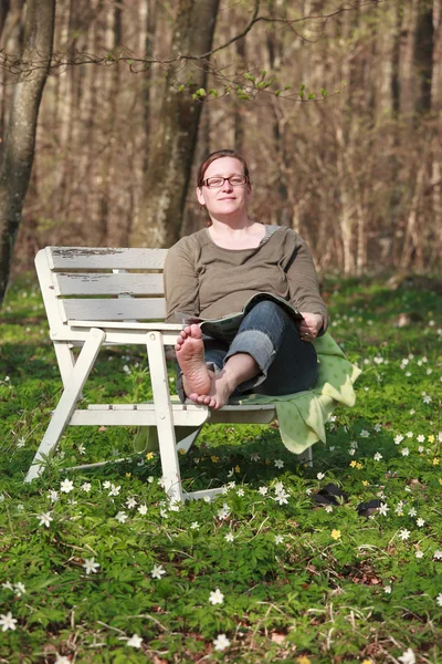 Relaxando no jardim — Fotografia de Stock