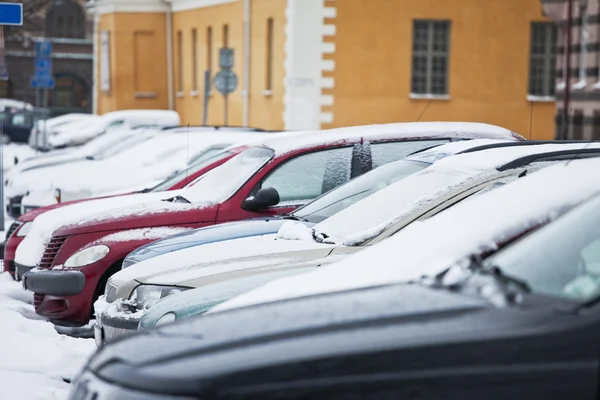 Snow covered cars — Stock Photo, Image