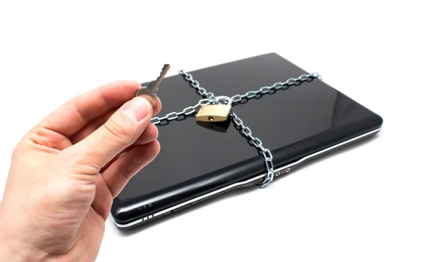 Laptop with chains and padlock. Concept for computer security — Stock Photo, Image