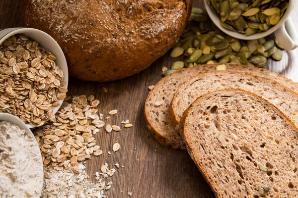 Bread with pumpkin seeds, flax and sesame seeds — Stock Photo, Image