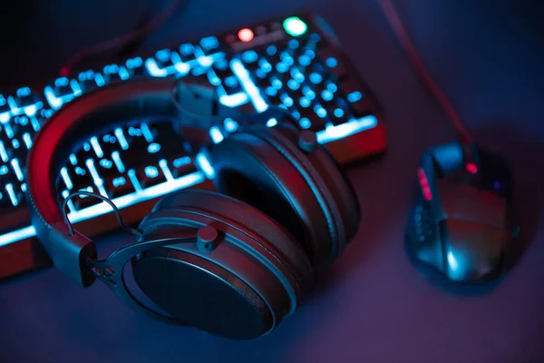 Modern Gaming Equipment Lying Desk Night — Stock Photo, Image