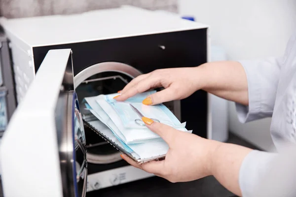 Hands Take Tools Out Autoclave Sterilization — Stock Photo, Image