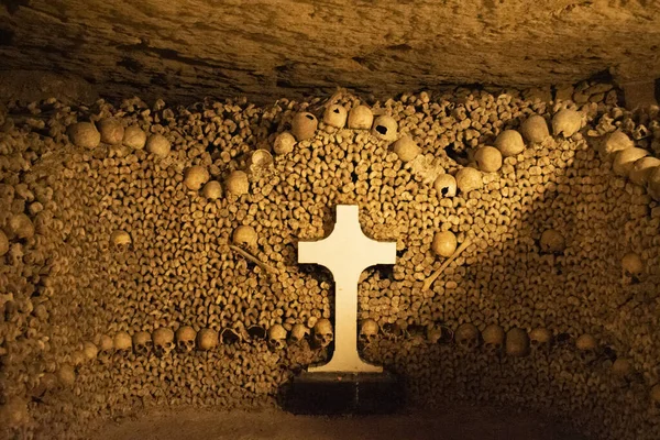 Parijs Frankrijk Schedels Botten Catacomben Van Parijs Ossuarium Een Ondergrondse — Stockfoto