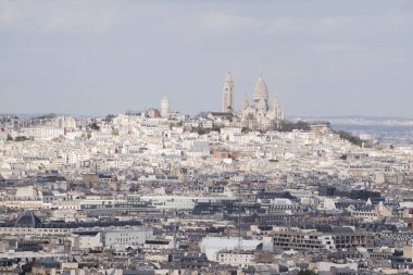 Paris, Fransa, Avrupa: Eiffel Kulesi 'nin tepesinden şehrin en yüksek noktası Montmartre tepesi ve Roma Katolik Kilisesi 1914 yılında tamamlandı.