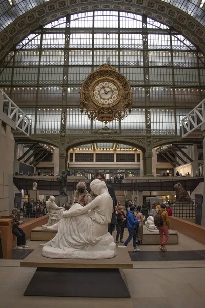 Paris France Europe Clock Sculptures Crowd Main Hall Musee Orsay — стоковое фото