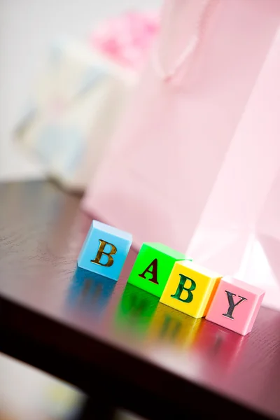 Chuveiro de bebê: Blocos de soletrar o bebê — Fotografia de Stock