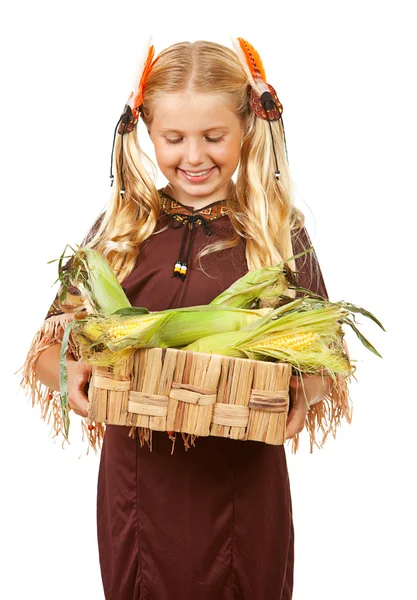 Ação de Graças: Menina indiana com milho na cesta — Fotografia de Stock