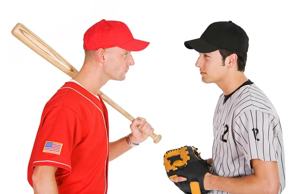 Béisbol: Los jugadores de equipos opuestos se paran ojo a ojo — Foto de Stock