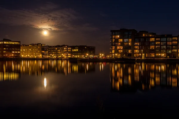 ofis binaları geceleri