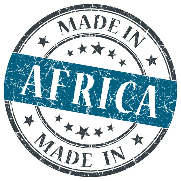 Laget i Afrika med blått grungestempel isolert på hvit bakgrunn – stockfoto