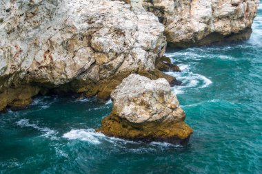 Tyulenovo Kayalıkları, Karadeniz ve Bulgaristan 'da dalgalar kopuyor