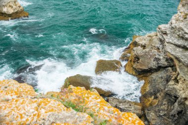 Tyulenovo Kayalıkları, Karadeniz ve Bulgaristan 'da dalgalar kopuyor