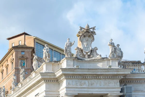 Bernini Saints Statues Top Van Peter Square Colonnade Vaticaan Italië — Stockfoto