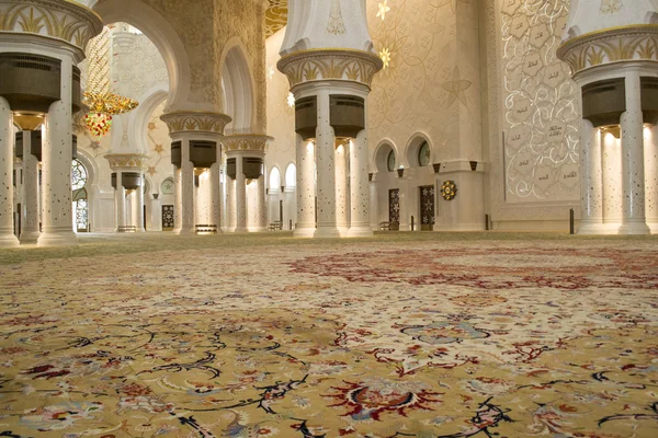 Abu Dabi Büyük Camii