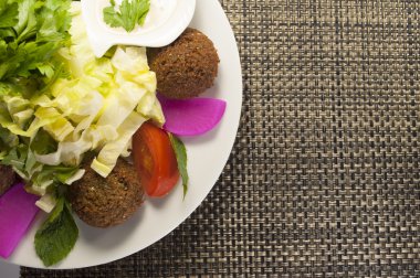Falafel mit salat