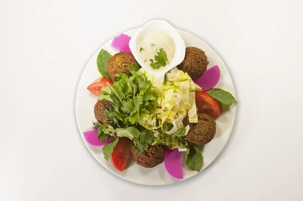 Falafel mit salat — Stock Fotó