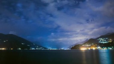 Gece Como Gölü 'nün zamanı.