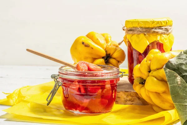 Ripe Whole Quince Sweet Jam Fresh Fruit Essential Ingredient Healthy — Stock Photo, Image