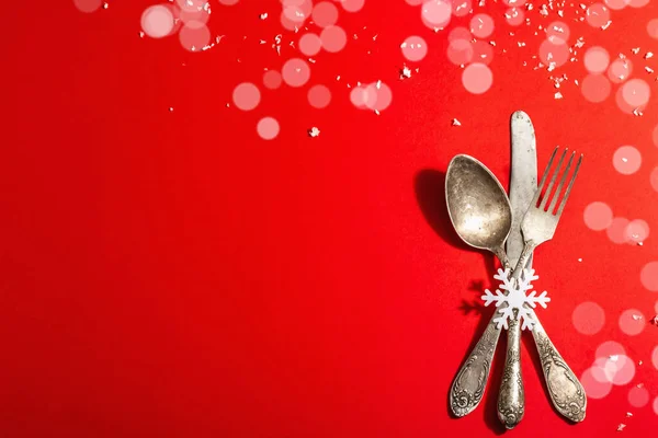 Christmas Table Setting Red Tones Vintage Cutlery Festive New Year — Stock Photo, Image