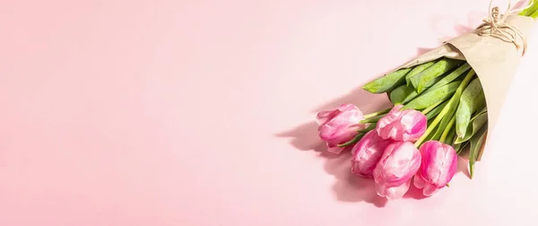 Frisk Blomstersammensætning Buket Lyserøde Tulipaner Isoleret Rosenbaggrund International Kvinder Valentinsdag - Stock-foto