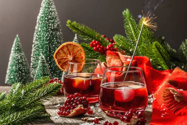 Low Alcoholic Cocktail Fruits Syrup Ice Bright Sparklers Christmas Traditional — Stock Photo, Image