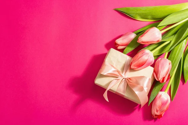 Hilsen Koncept Blomst Sammensætning Buket Lyserøde Tulipaner Gave International Kvinders - Stock-foto