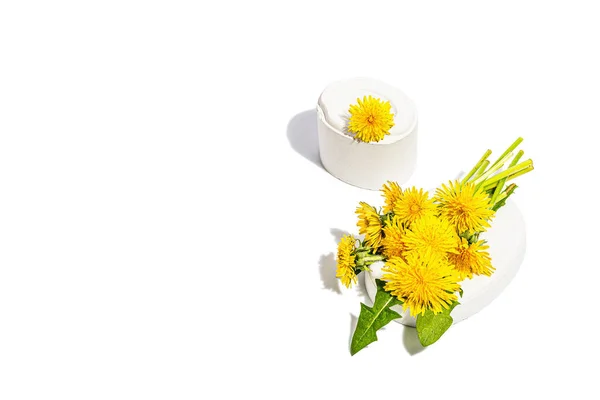 Fiori Tarassaco Bouquet Stand Alla Moda Isolato Uno Sfondo Bianco — Foto Stock