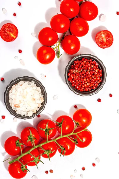 Fondo Cocción Con Cereza Tomate Sal Marina Maíz Rosa Aislado — Foto de Stock