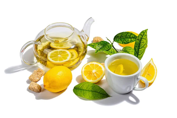 Chá Limão Com Frutas Maduras Folhas Frescas Isoladas Fundo Branco — Fotografia de Stock