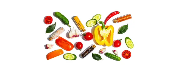 Sortiment Čerstvé Zeleniny Koření Izolované Bílém Pozadí Zralý Žlutý Pepř — Stock fotografie