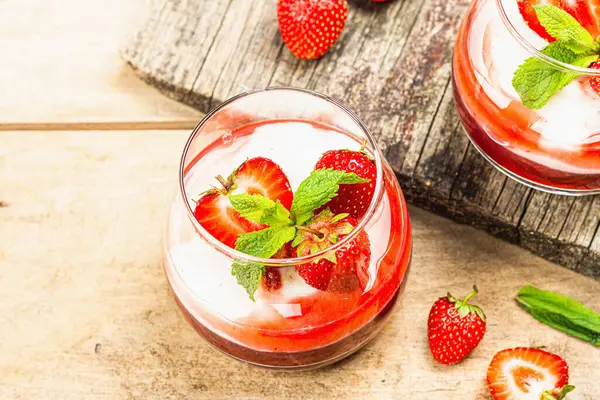 Italian Dessert Panna Cotta Glass Strawberries Healthy Sweet Food Trendy — Stock Photo, Image