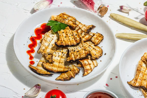 Fried Slices Pleurotus Eryngii Mushrooms Sauce Spices Herbs Healthy Vegan — Foto de Stock